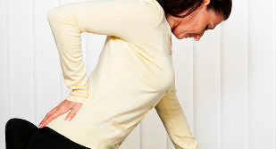 Bol u donjem dijelu leđa kod žene
